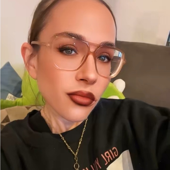 Meet your Posher, Mixmaster B.💽🔥 AKA Rebecca Brooks! - Picture 2 of 16